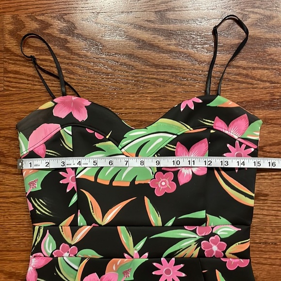 Glamour Babe women’s fitted bodycon strap party dress black / floral size XS - Picture 8 of 12